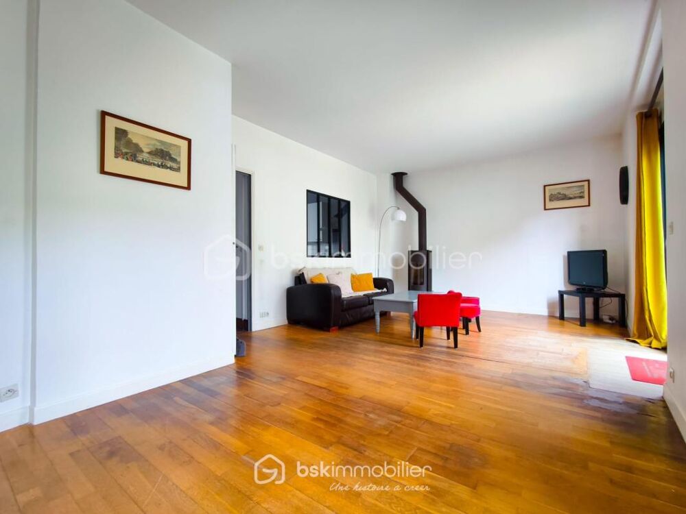 Vente Maison Coup de cœur pour cette maison de ville au charme d'antan et sa dépendance indépendante Carrieres sous poissy