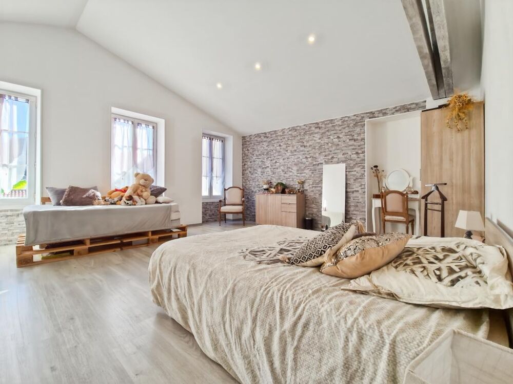 � vendre  Propri�t�/ch�teau Tonnay-Charente (17430)