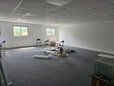 Bureau rénové de 65 m2 à vendre à Trappes au prix de 89220 euros 89220 78190 Trappes