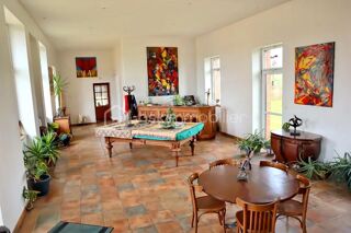  Propri�t�/ch�teau � vendre 7 pi�ces 273 m�