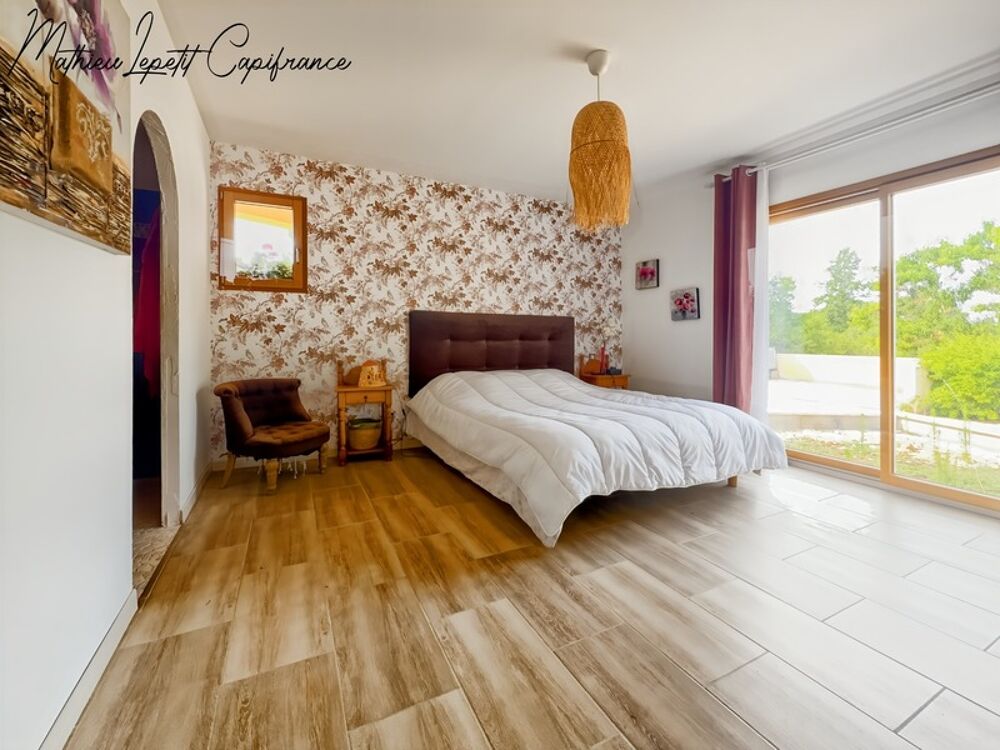 Vente Maison À vendre Maison T9 familiale contemporaine de 313 m² – Construction traditionnelle de 2011 – 7 chambres – Terrain clos de 2 874 Saint pierre de cole