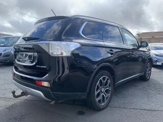 Outlander 2.2 DI-D 4WD 150 CH 7 places INSTYLE 1&egrave;re Main 2015 occasion 14650 Carpiquet