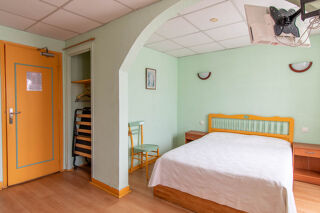  Immeuble  vendre 15 + pices 420 m