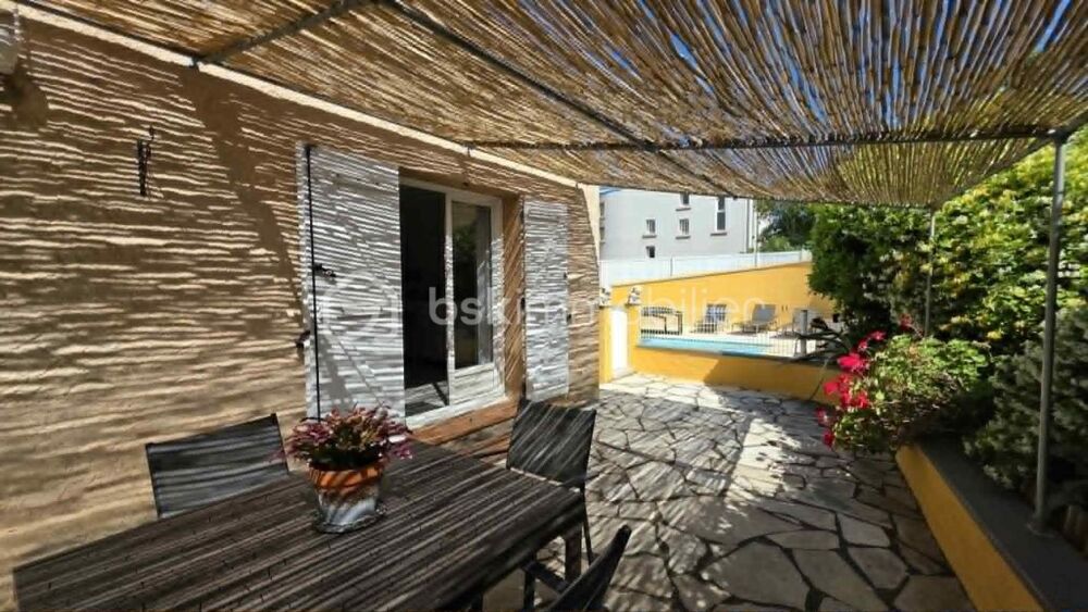 A cogolin (Var) - maison Traditionnelle 118 m² avec garage et piscine