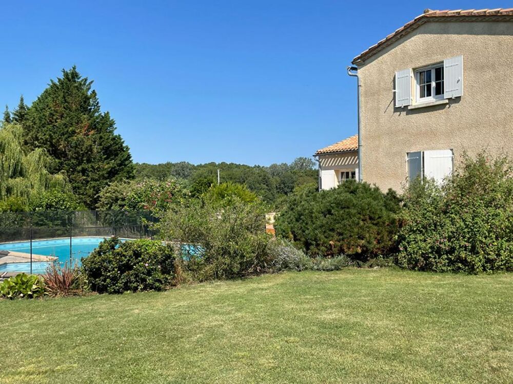 Maison traditionnelle sur 4500m² clos