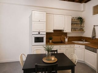  Appartement à louer 5 pièces 100 m²
