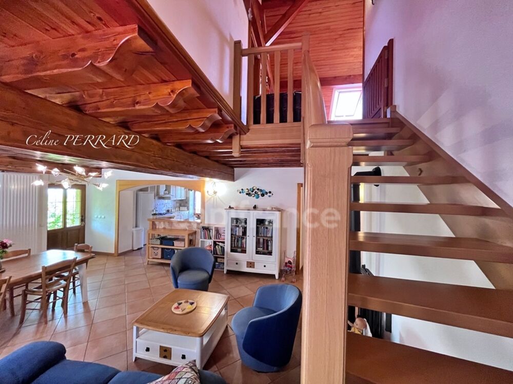 SAINT CERGUES (74) à vendre 7 pièces avec un espace indépendant 194,26m² + 140m² dannexes dont une bâtisse indépendante, piscin