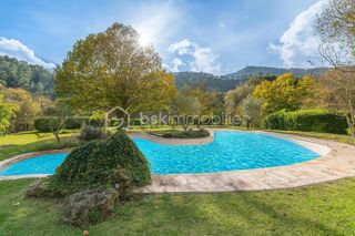  Propriété/château à vendre 7 pièces 246 m²