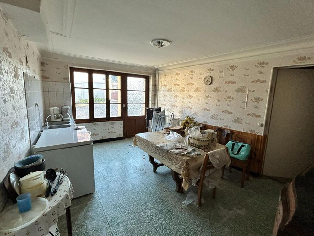 Vente Maison US : GRANDE MAISON AVEC BEAUCOUP DE POTENTIEL ! Us