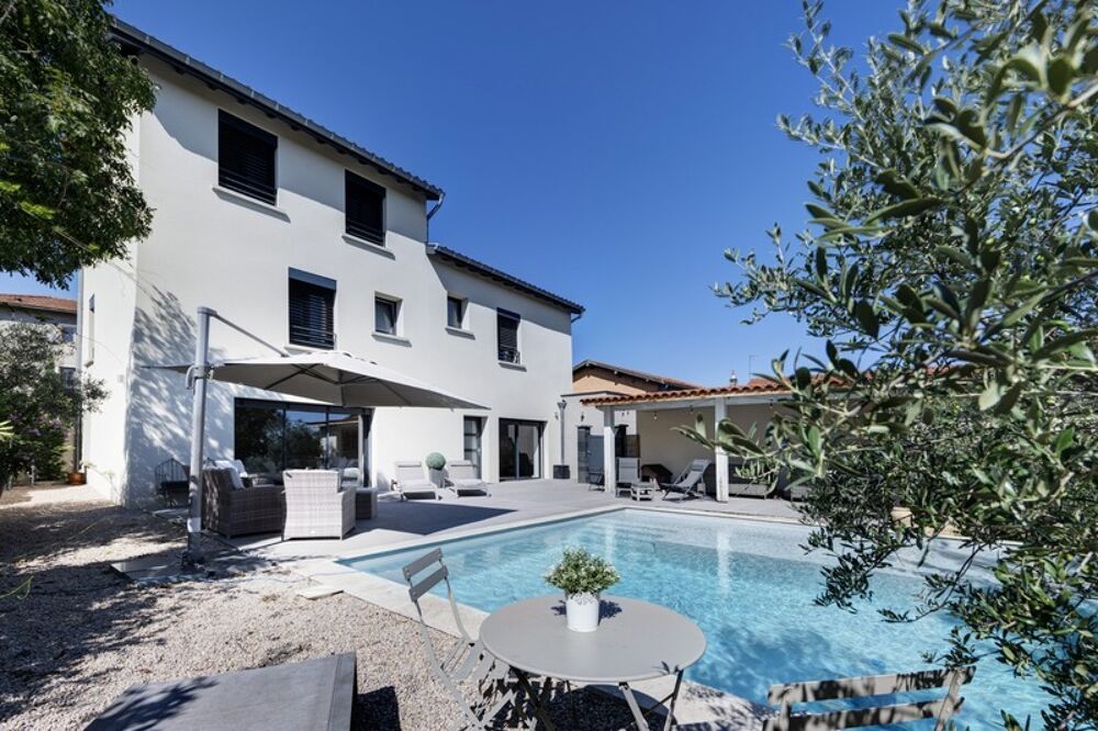  vendre  Proprit/chteau Grzieu-la-Varenne (69290)