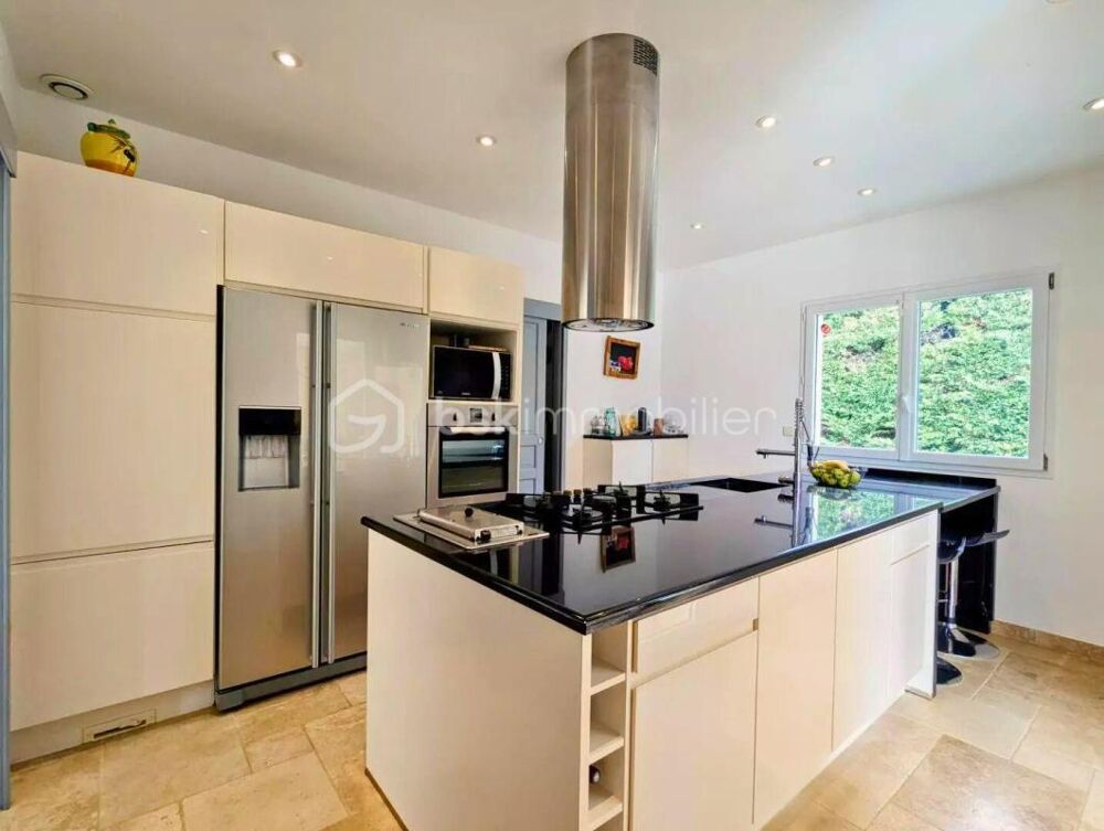 � vendre  Propri�t�/ch�teau Autignac (34480)