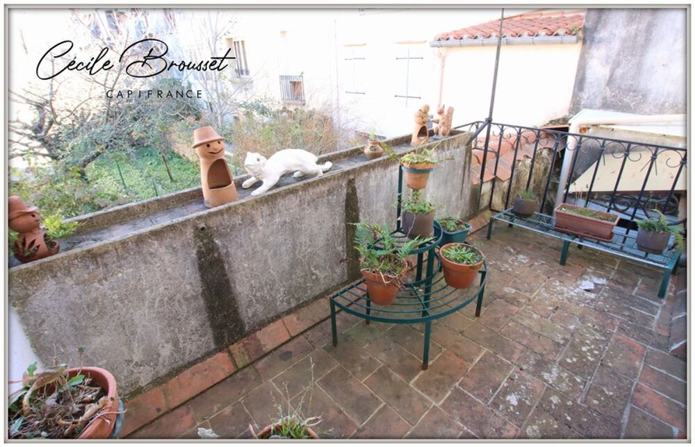 Maison de village avec terrasses et cour entièrement rénovée  120 m²  5 chambres - 8 pièces SAINT LAURENT DE CERDANS (66)
