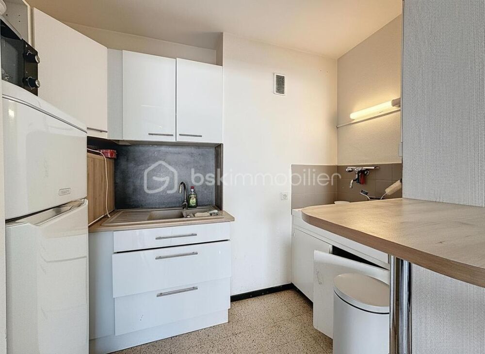 EXCLUSIVITÉ *** Grand Studio avec loggia et cave, petite vue mer à PALAVAS ***