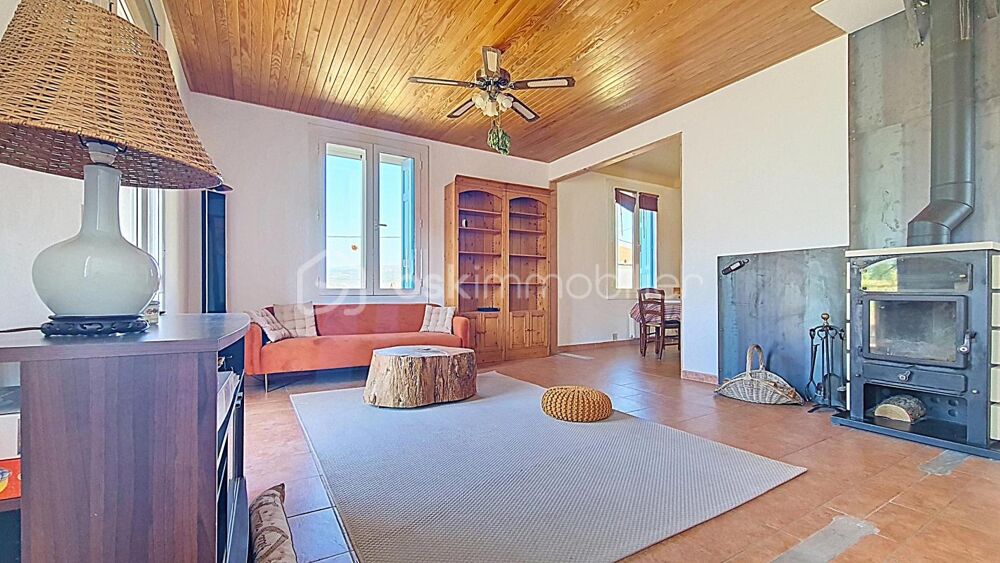 Maison 4 faces avec vue sur le Canigou  1760 m² de terrain, piscine, garage, dépendance, panneaux solaires