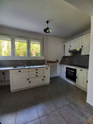  Appartement à louer 3 pièces 66 m²