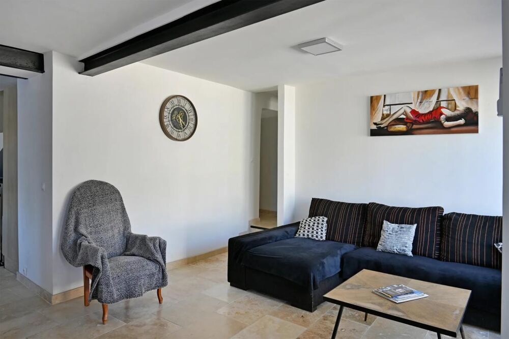 Maison de 5 pièces de 104 m² à Saint-Julien-les-Rosiers