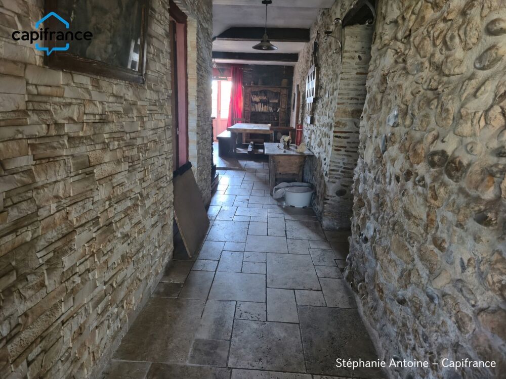 PUYOÔ  MAISON DE CARACTÈRE DE 188,83 M², 5 CHAMBRES, GRANGE DENVIRON 300 M² ET TERRAIN DE 1 198 M²  245 000 €