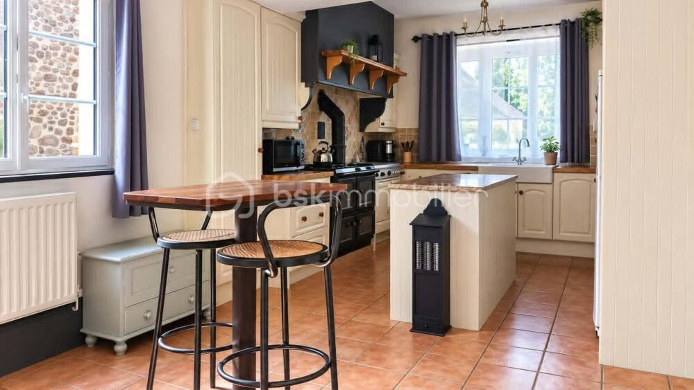 Maison en pierre de 163 m2 + Maison d'hôtes de 78 m2 indépendante (Airbnb) - Atelier, cour&jardin