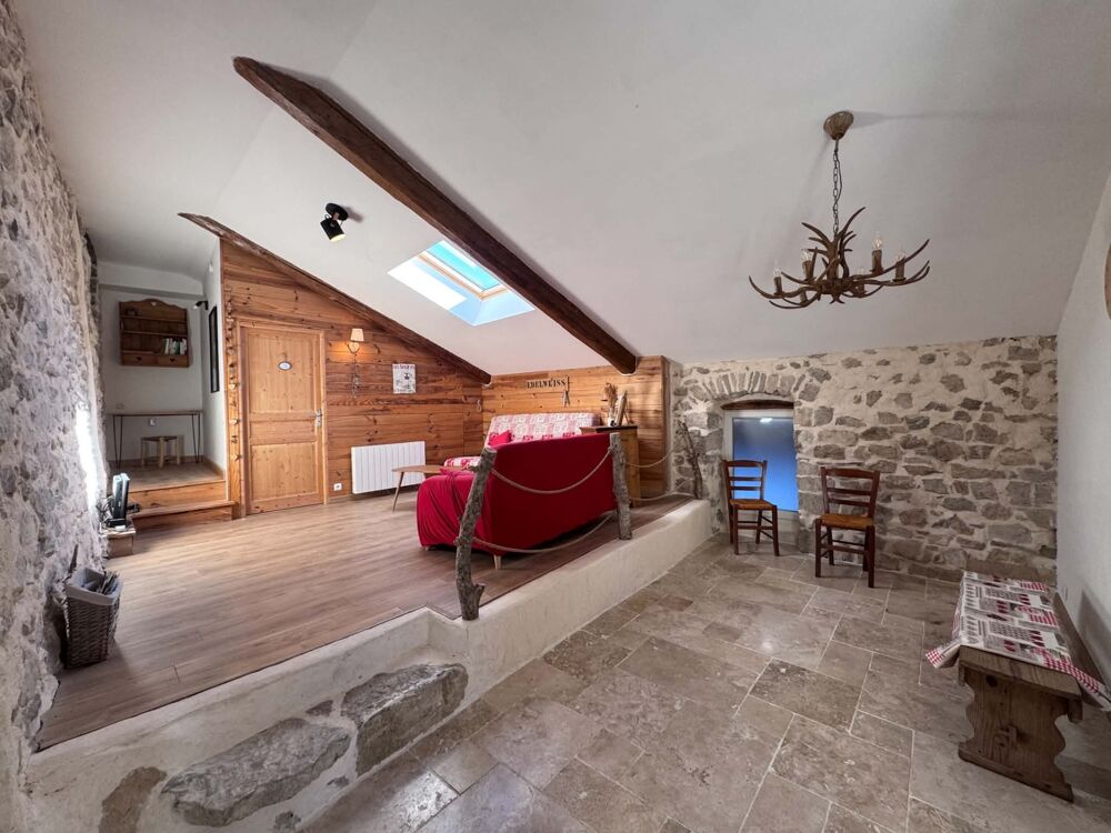 Vente Propriété/Château À VENDRE – PROPRIETE EN PIERRES RÉNOVÉE – LA PIARRE – NATURE & AUTHENTICITÉ La piarre