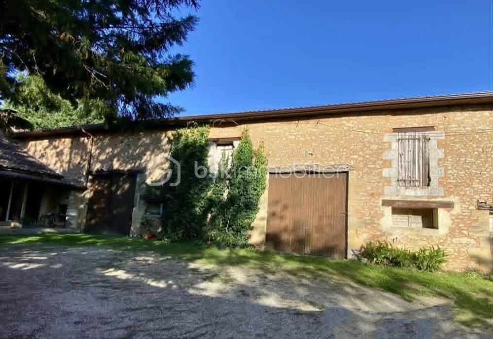 Ensemble Immobilier comprenant 1 Habitation, 1 Gite, 1 Chalet / Bungalow, 1 Grange, 1 Hangar et 1 Piscine à Siorac en Périgord