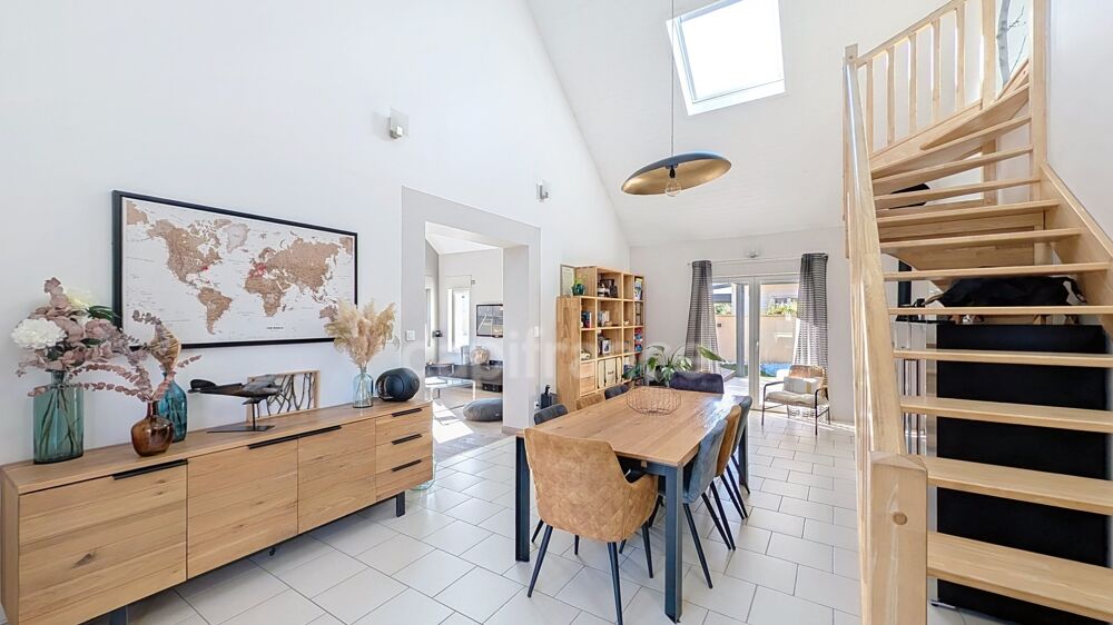 Châtenoy-En-Bresse (71) maison récente à vendre de 158 m² terrain de 1073 m² piscine chauffée Pergola bioclimatique et grand gar