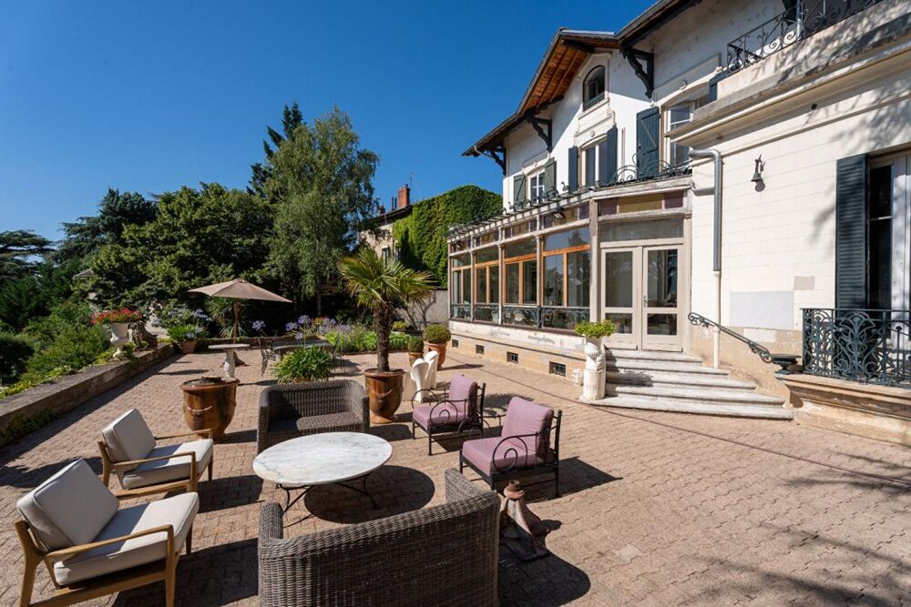 à vendre  Propriété/château Caluire-et-Cuire (69300)