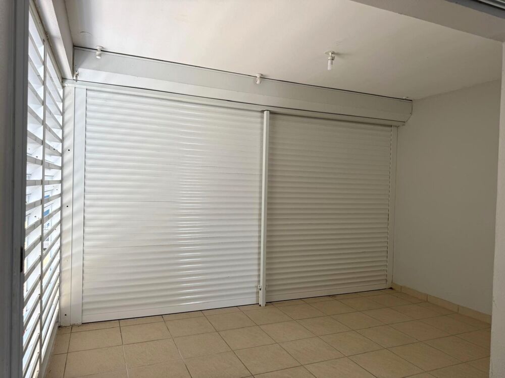STUDIO EN REZ-DE-JARDIN À VENDRE SUR CUL-DE-SAC, SAINT-MARTIN (97150)