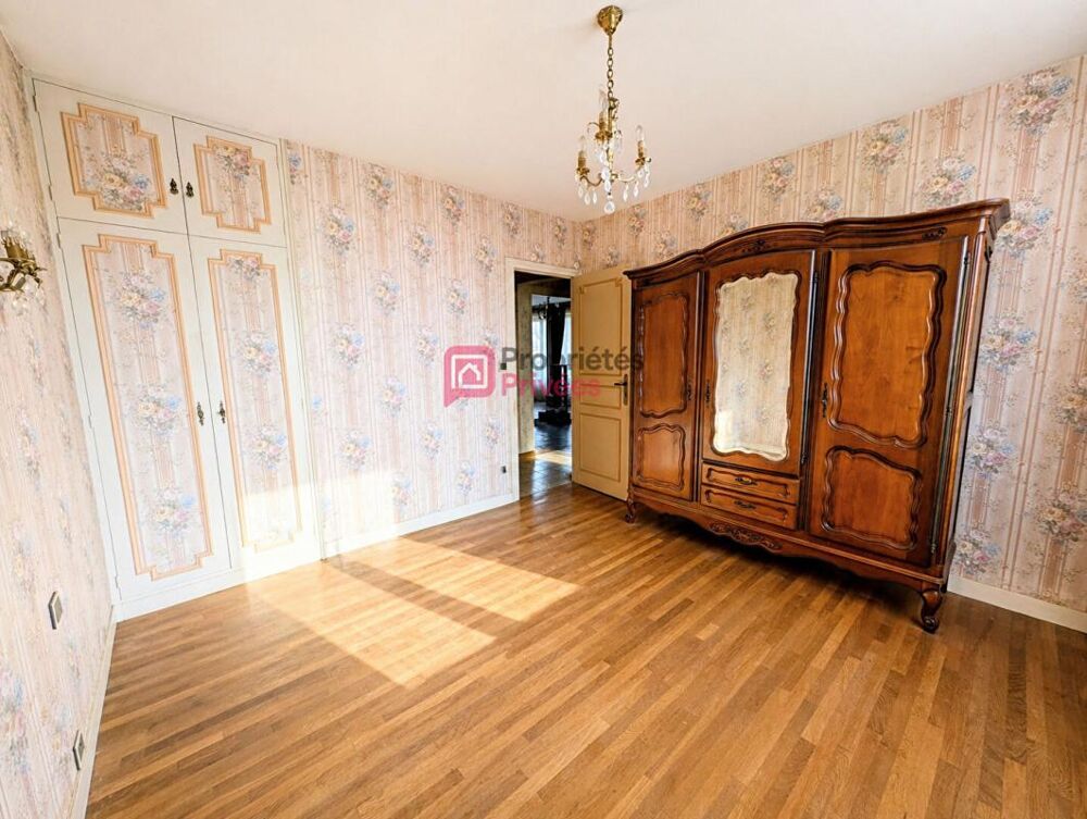 Maison familiale avec balcon, jardin et fort potentiel À rénover