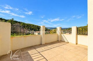 Vente Appartement LE PRADET  83220 – LES OURSINIÈRES – Appartement T5 en rez-de-jardin de villa, terrain 420 m² et dépendances Le pradet