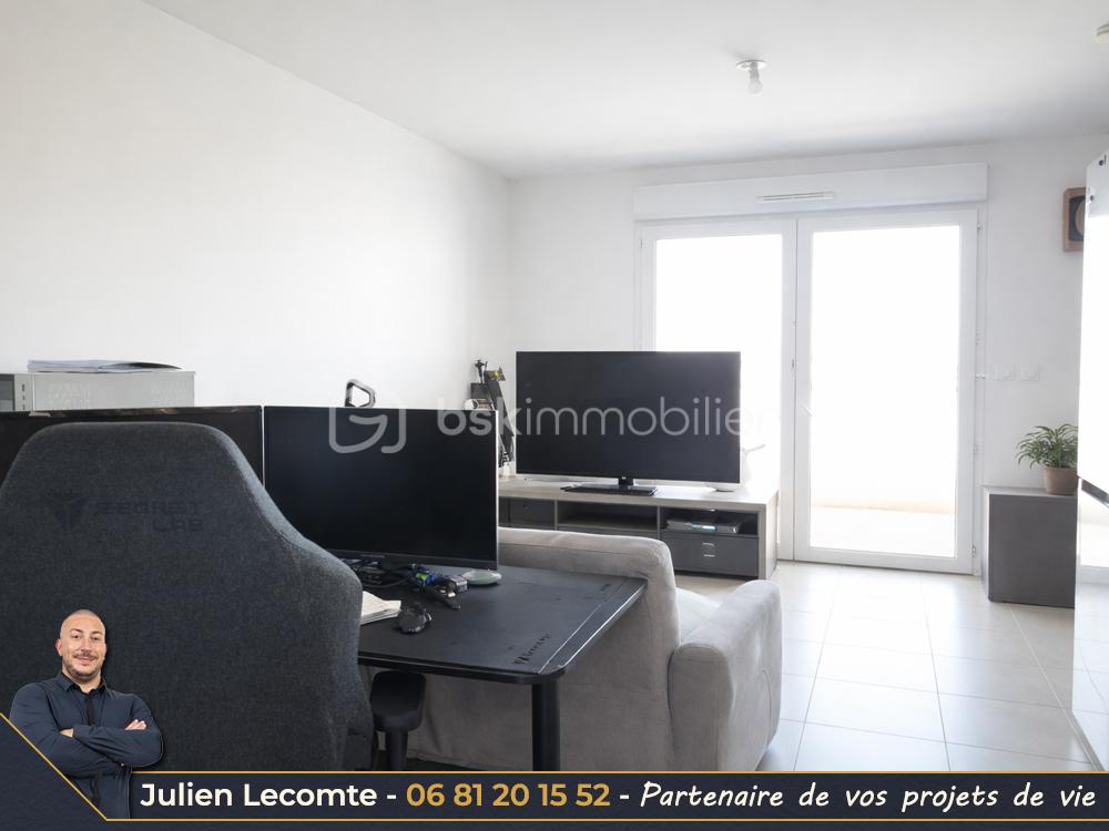 INVESTISSEMENT LOCATIF  T2 RÉCENT AVEC TERRASSE ET PARKING