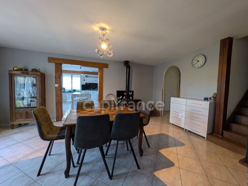 À proximité dAumale  Spacieuse maison familiale de 180 m² sur un terrain clos de plus de 1000 m²