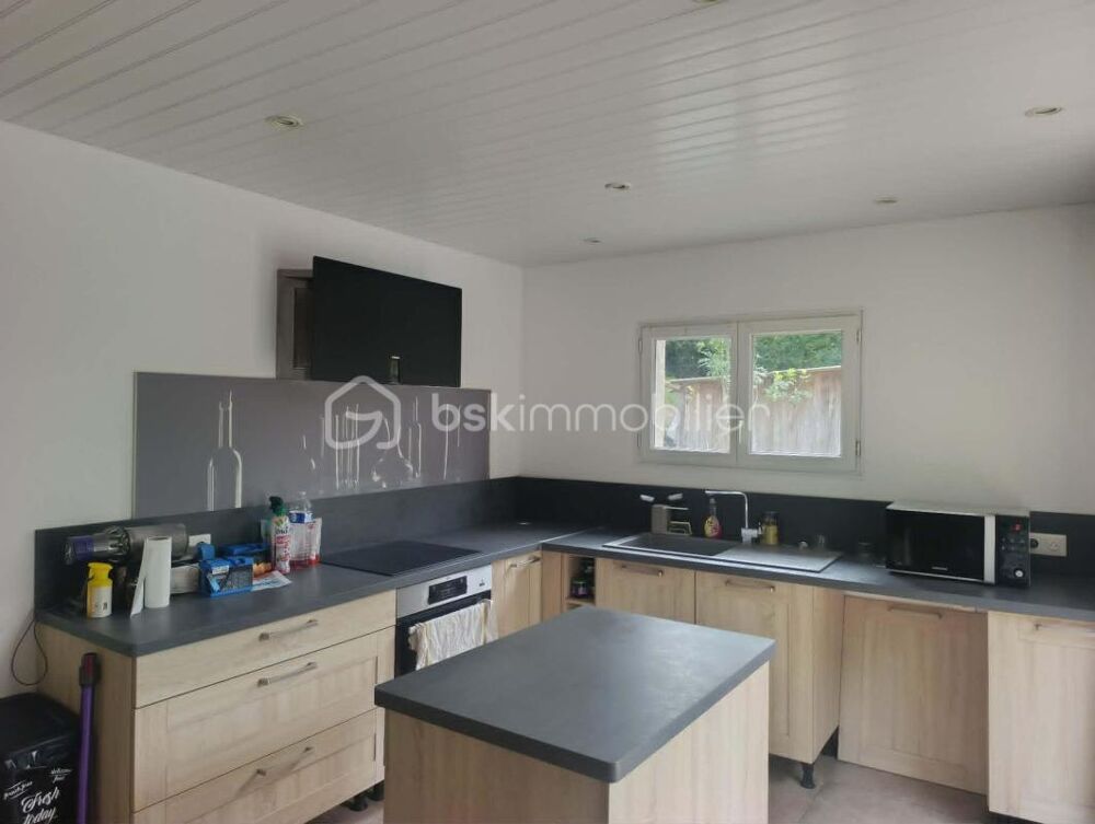 Maison sur plus de 28600 m2 de terrain