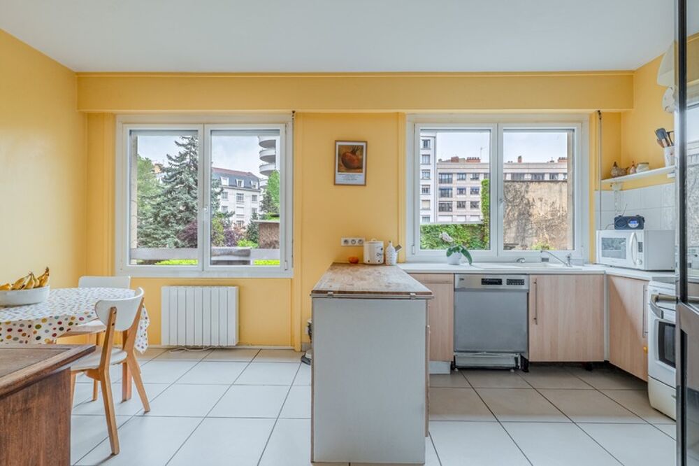 Vente Appartement Appartement à vendre 5 pièces LYON 6EME ARRONDISSEMENT (69) Parking, vue Rhône Lyon 6