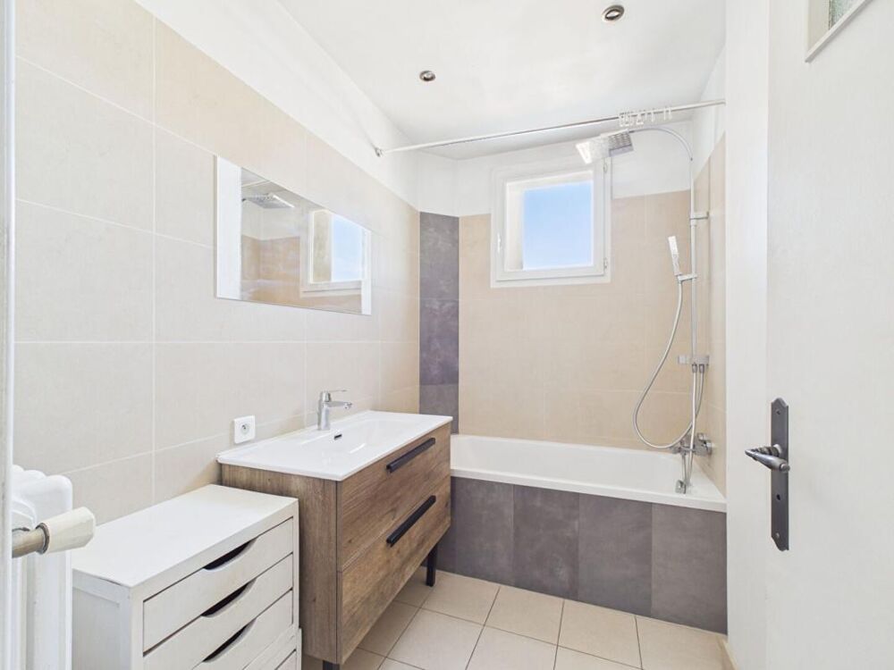 Vente Appartement AVIGNON - QUARTIER OUEST T5 TRAVERSANT AVEC ASCENSEUR Avignon