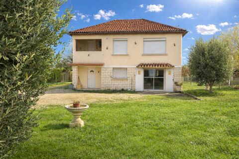   A vendre, maison � fort potentiel situ�e � CHAMPCEVINEL 24750 Maison - 5 pi�ce(s) - 139 m�