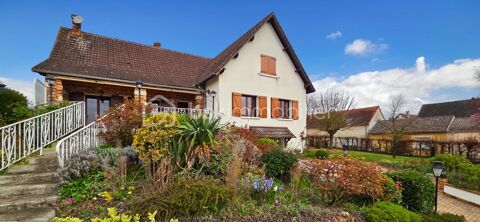   Idéalement située, belle maison familial dans village attractif Maison - 8 pièce(s) - 198 m²