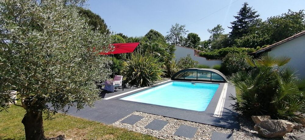 Vente Maison Maison familiale avec piscine – 177 m² habitables – Terrain paysagé de 1 139 m² – François Francois