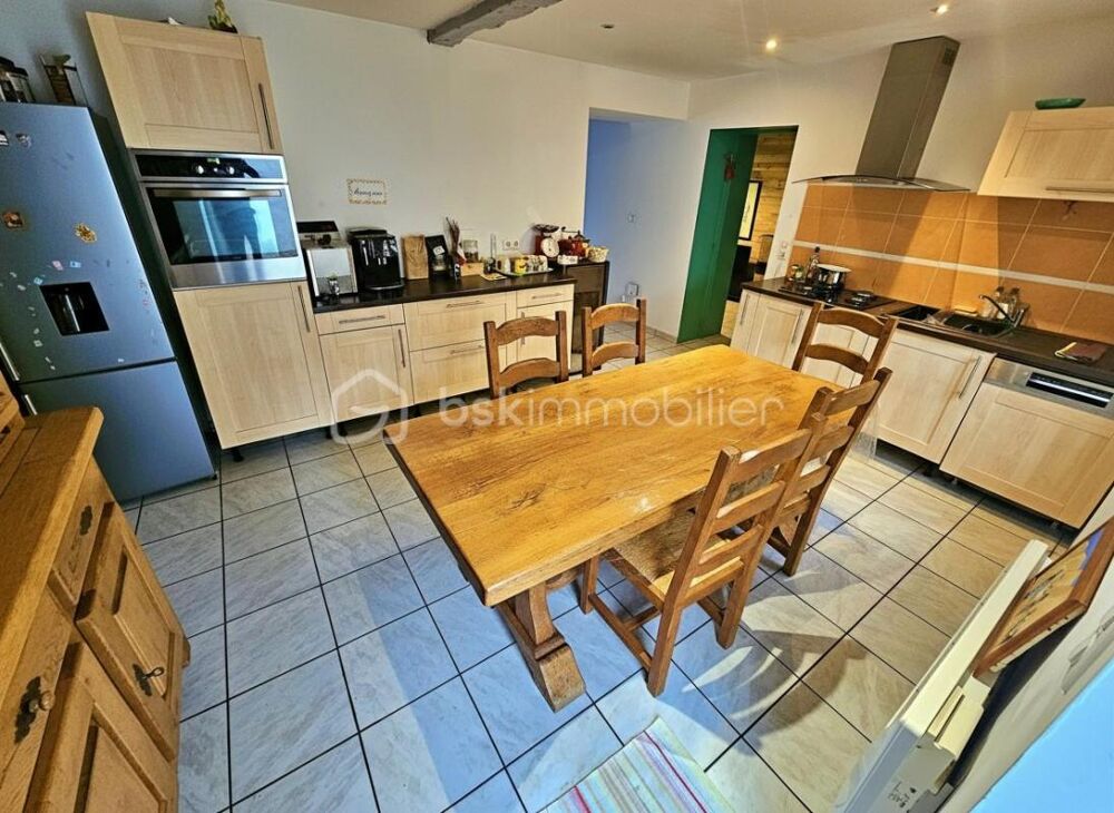 Vente Maison EXCLUSIVITÉ – MAISON FAMILIALE AVEC DÉPENDANCE, GARAGE ET 1 000 M² DE TERRAIN Neulise