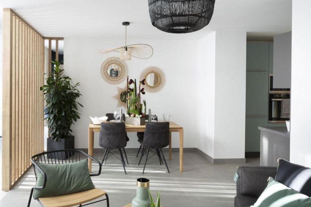 5 PIÈCES de 120m²