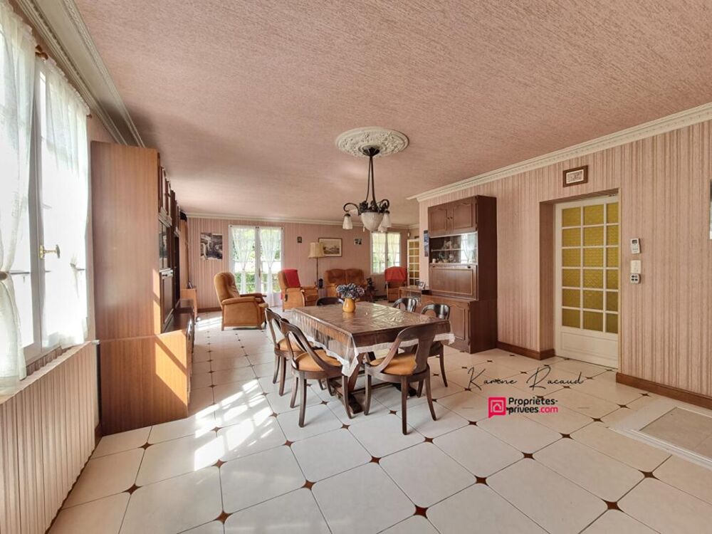 Vente Maison Maison Fougeré 7 pièce(s) 174 m2 , piscine Fougere