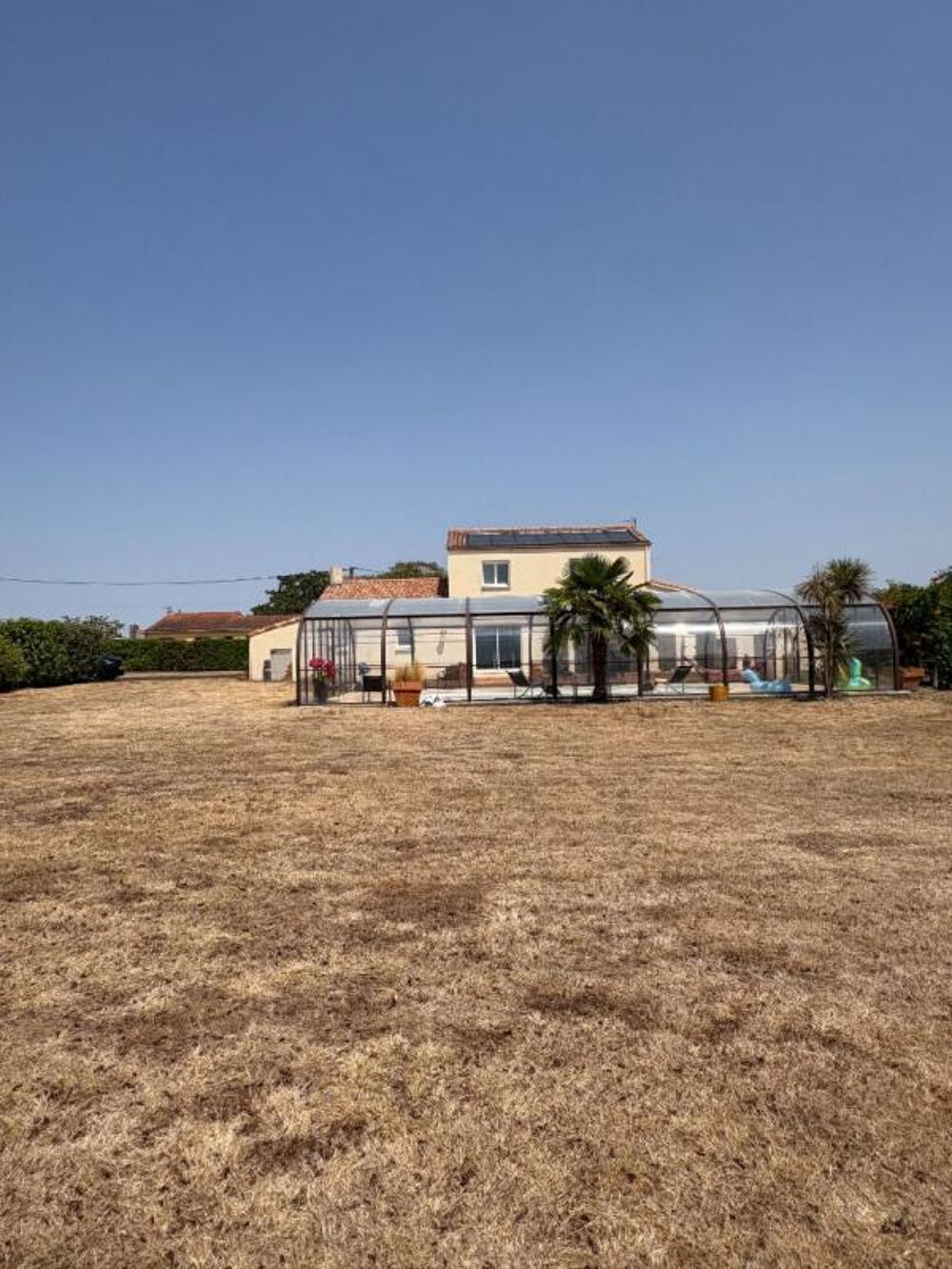 SAINT-HILAIRE-DE-CLISSON - PROPRIÉTÉ FAMILIALE -