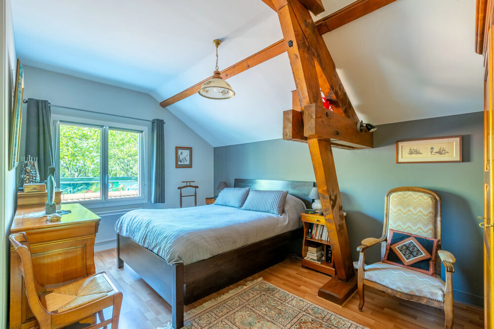 Vente Maison LA TOUR-DE-SALVAGNY – MAISON DE 178 M², 5 CHAMBRES ET PISCINE CHAUFFÉE La tour de salvagny