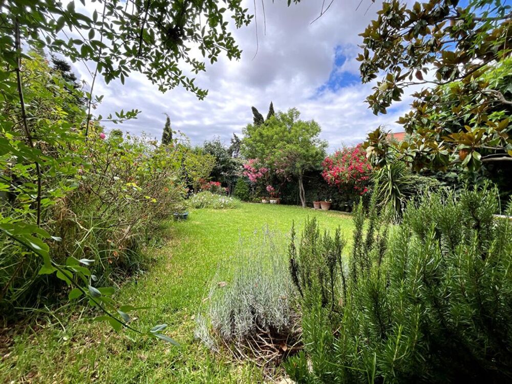 Vente Maison Charmante villa familiale de style Architecte de 184 m² sur un terrain 4 faces piscinable dans un secteur très calme Perpignan
