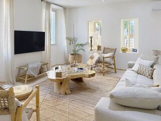 Vente Appartement AJACCIO (20), AJACCIO en CENTRE-VILLE – SUPERBE APPARTEMENT T4 AVEC TERRASSE, JARDIN ET JACUZZI Ajaccio