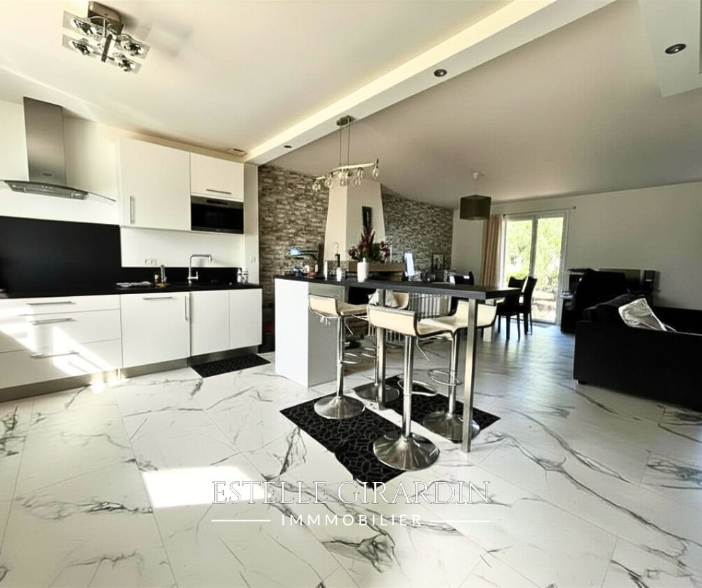 Maison 4 pièces 93 m² · à Carquefou · 93 m² · 305 900 €