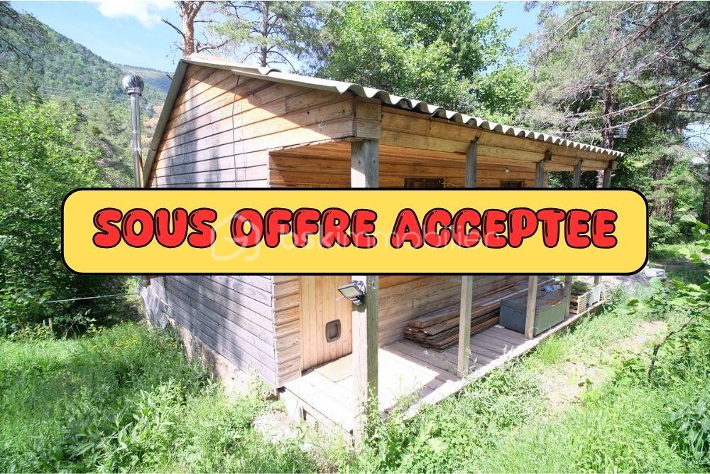 Petit chalet de 27 m2 à la montagne sur terrain arboré de 1120 m2