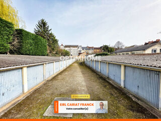  Parking / Garage à vendre 15 + pièces 410 m²