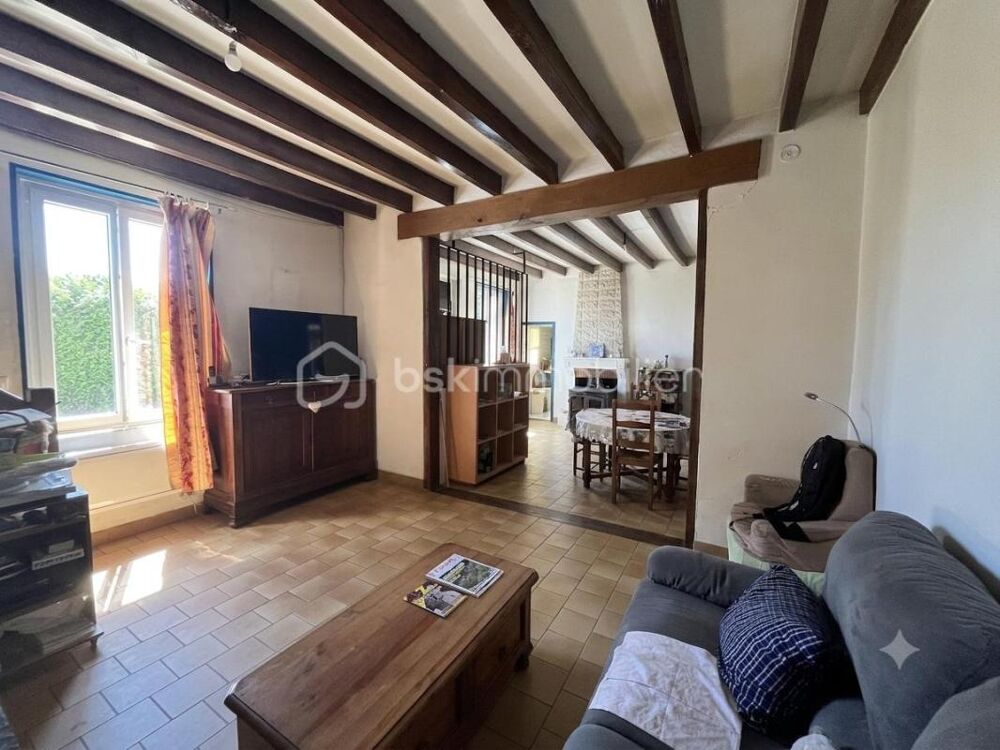 Coup de coeur : maison de 1940 en lisière de forêt, à deux pas dun étang, sur 8 931m² de terrain avec dépendances