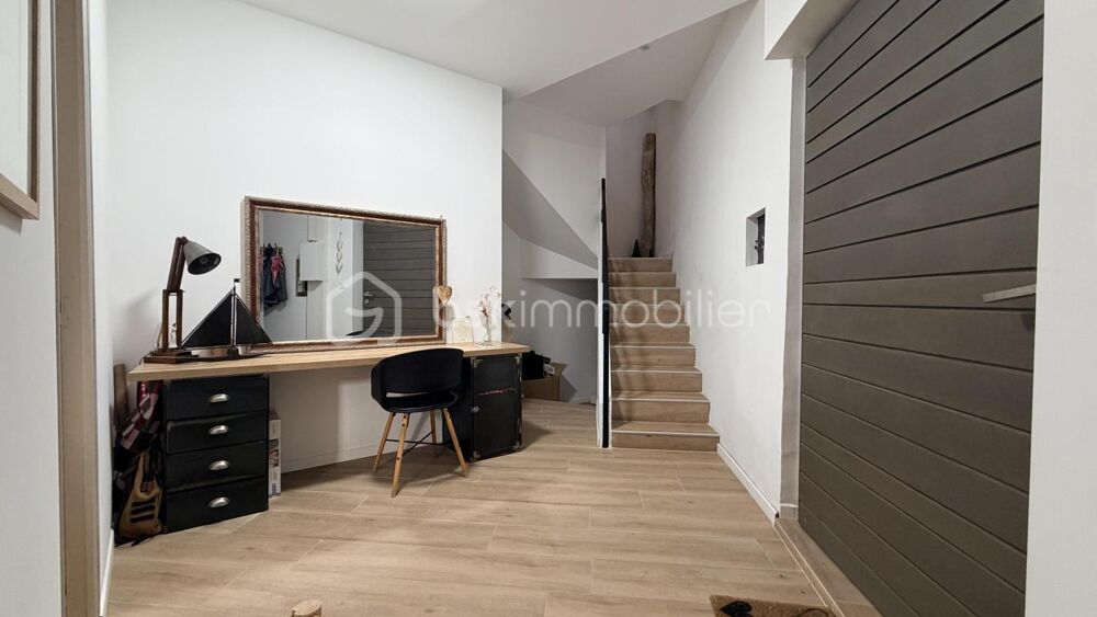 MAISON ENTIÉREMENT RÉNOVÉE AVEC GARAGE