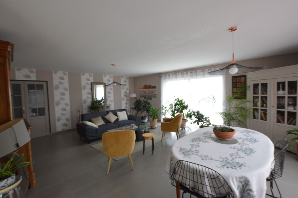 Vente Maison DEP (49)  a vendre tres belle maison familliale  6 pièces  plain pied - BOTZ-EN-MAUGES · Botz en mauges